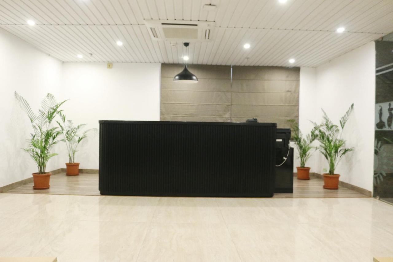 Hotel Sm Hives Bhubaneswar Exterior foto